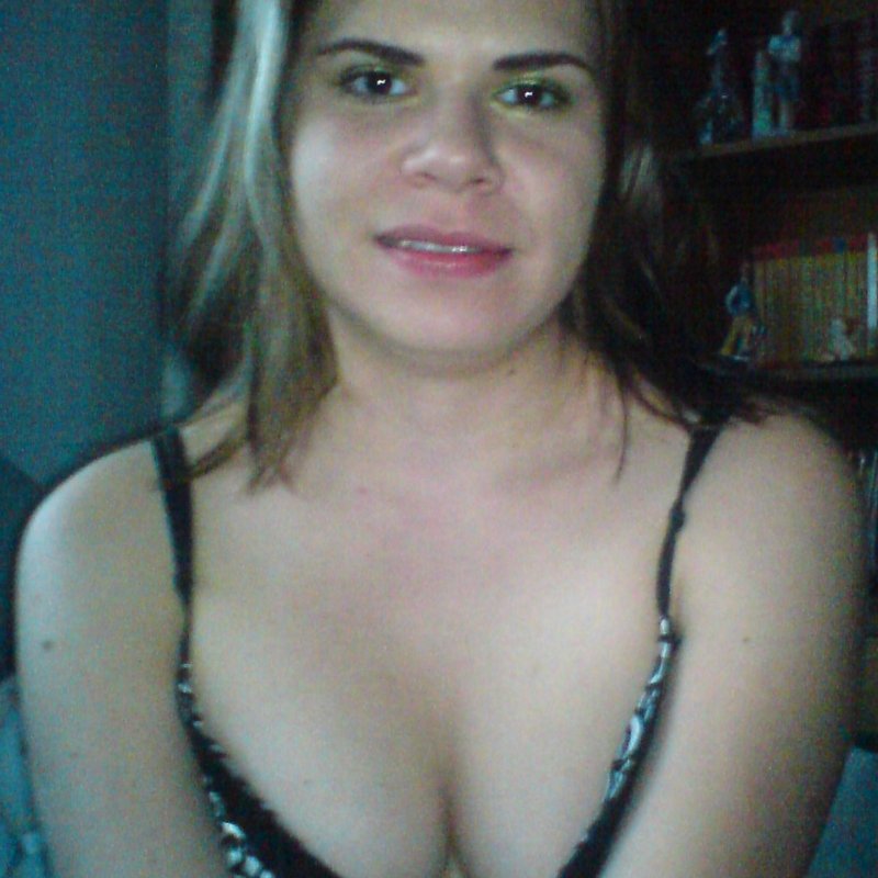 Marianne  25 Escort à Castillon-la-Bataille