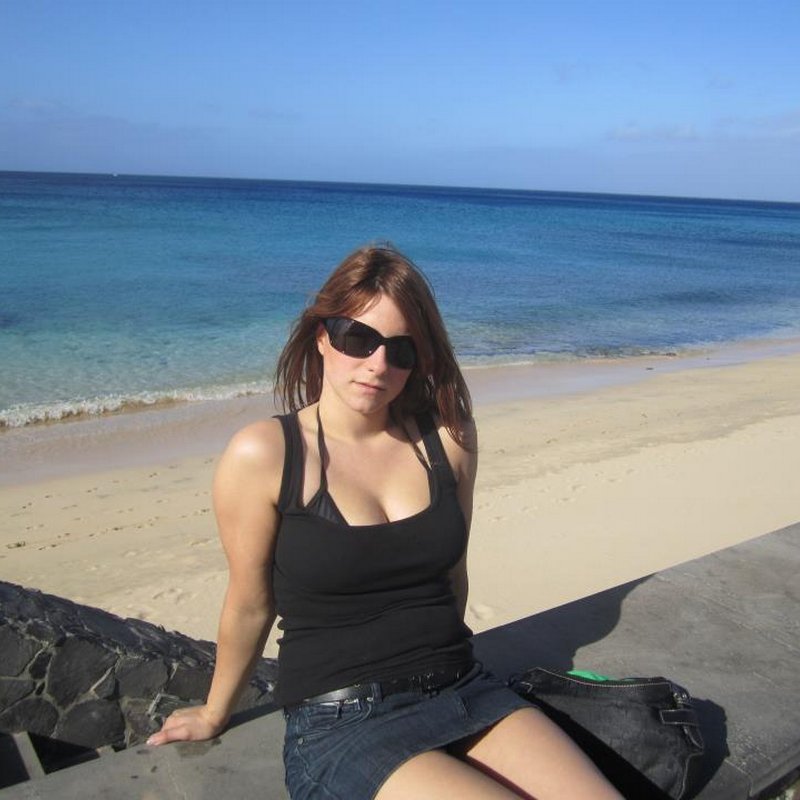 Paule 33 Escort Mouroux