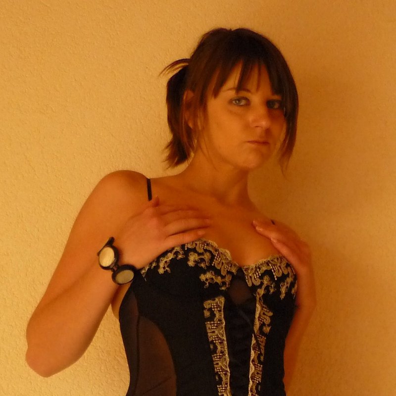 Léonie 33 Escort-girls La Tour-du-Pin