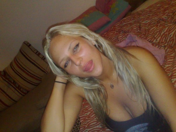 Flavie 24 Escortes discrètes Martigues